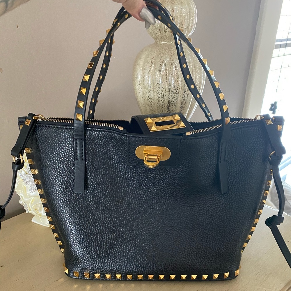 SOLD Valentino black small grainy rockstud hype - Picture 2 of 8